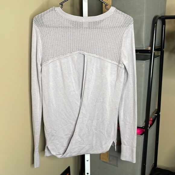 Lululemon Back to Balance Long Sleeve Sweater ~Sz 8 Iced Iris Cashmere 832 - Picture 1 of 8